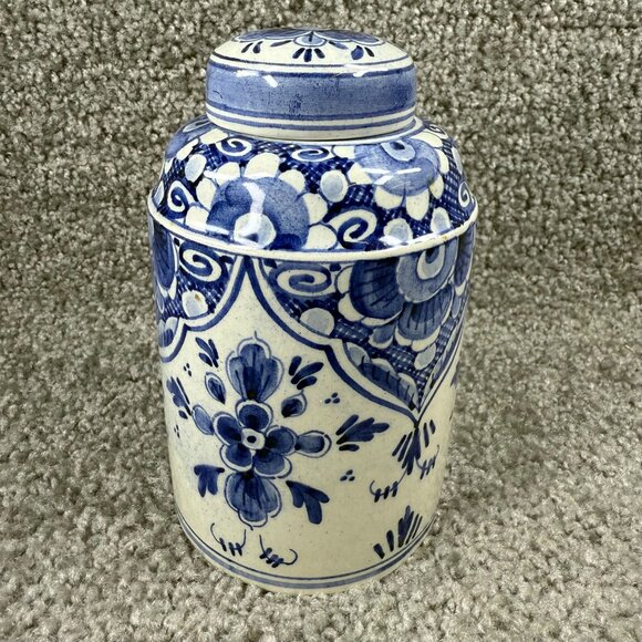 Ginger Jar Blue White Delft DP Pottery 13 B.W. Hand Painted Floral Vase with Lid - Picture 12 of 16